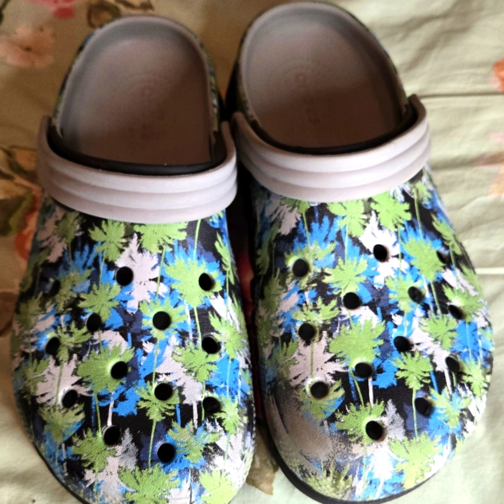 Mens Crocs Shoes Multi Color Splatter Print Unisex Mens 10 Womens 12